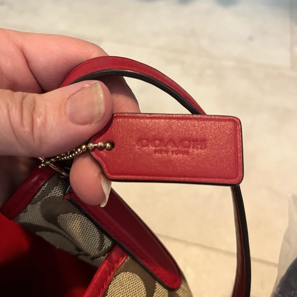 COACH purse and matching wallet. Classic. - Picture 3 of 11